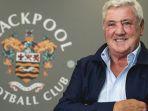 blackpool-fc-resmi-menunjuk-steve-bruce-sebagai-pelatih-kepala.jpg