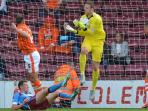 blackpool-goalkeeper-colin-doyle_20160719_120145.jpg