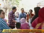 blusukan-di-jagakarsa-ahok-datangi-sekolah-tk_20161031_134837.jpg