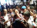 blusukan-ke-pasar-radio-dalam-djarot-beli-ramuan-herbal-hingga-jadi-drunken-master_20170208_114011.jpg