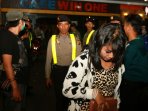 bnk-dan-bnp-pontianak-razia-hiburan-malam-ambalat_20150405_154658.jpg