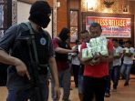 bnn-dan-polda-tangkap-gerbong-narkoba_20170716_183638.jpg