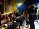 bnnp-bali-razia-tempat-karaoke_20160623_072002.jpg