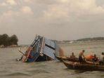 boat-tenggelam1111.jpg
