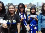 bobotoh-cewek-asal-bogor-sore-ini-siap-memberi-dukungan-buat-persib-di-piala-bhayangkara_20160403_164439.jpg