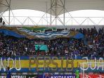 bobotoh-membentangkan-spanduk-rindu-juara-di-laga-semifinal-liga-1-u-19.jpg