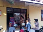 bocah-guyur-oli-datangi-polres-sleman_20180501_130141.jpg