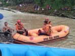 bocah-hanyut-ditemukan-tewas-di-sungai-cidurian_20180122_221636.jpg
