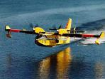 bombardier_20151008_172125.jpg<pf>beriev_20151008_172405.jpg