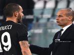 bonucci-dan-allegri-ketika-berdiskusi.jpg