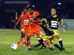 borneo-fc-ditahan-perseru-badak-lampung-fc_20191112_024239.jpg