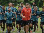 borneo-fc-jogging.jpg