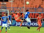 borneo-fc-kalahkan-persib-2-1-di-menit-menit-akhir_20190424_214830.jpg