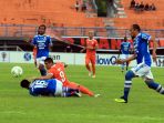 borneo-fc-kalahkan-persib-2-1-di-menit-menit-akhir_20190424_220014.jpg