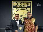 borneo-fc-memperkenalkan-legenda-timnas-indonesia-firman-utina.jpg