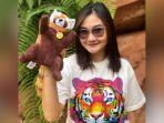 borong-promo-souvenir-magnetic-shoulder-plush.jpg