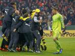 borussia-dortmund-manager-jurgen-klopp-manuel-neuer_20150429_131441.jpg
