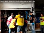 bos-onderdil-mesin-diesel-ditemukan-tewas-gantung-diri-di-dalam-toko_20180303_192009.jpg