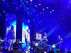 boyband-blue12.jpg