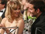 bradley-cooper-kanan-dan-suki-waterhouse_20150310_093203.jpg