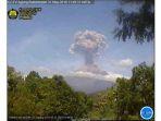breaking-news-detik-detik-gunung-agung-meletus-pukul-1212-wita-terekam-kamera-warga.jpg