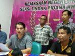 breaking-news-empat-bulan-hirup-udara-bebas-kades-runut-dieksekusi-ke-rutan.jpg
