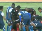 breaking-news-gelandang-arema-fc-alami-pendarahan-hingga-kejang_20180922_152751.jpg