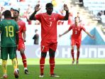 breel-embolo-selebrasi-usai-bobol-gawang-kamerun_20221124_182747.jpg