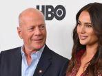 bruce-willis-dan-istrinya-emma-heming-willis.jpg