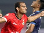 bruno-lopes-merayakan-gol-ke-gawang-arema-fc-di-stadion-patriot-jumat-262017_20170602_223742.jpg