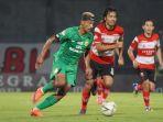 bruno-matos-saat-tampil-di-laga-kontra-madura-united-dok-bhayangkara-fc.jpg
