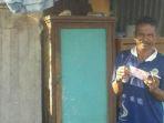 buasan-tukang-tambal-ban-korban-uang-mainan-uang-palsu.jpg