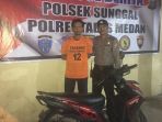 budi-pencuri-motor-yang-diamankan-warga-ketika-beraksi-satu-temannya-berhasil-kabur_20171109_102358.jpg