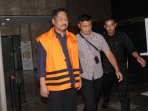 budi-supriyanto-jalani-pemeriksaan-perdana_20160316_214142.jpg