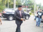 budi-utari-saat-hendak-dilantik-sebagai-plt-sekda-siantar.jpg