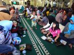 buka-puasa-bersama-di-masjid-raya-bandung_20190507_201157.jpg
