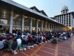 buka-puasa-di-masjid-istiqlal_20170528_145621.jpg