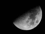 bulan-setengah-lingkaran-fenomena-bulan-setengah-lingkaran-bulan-membentuk.jpg
