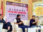 bung-towel-kedua-kanan-dalam-diskusi-turun-minum-oleh-pssi-pers.jpg