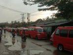 buntut-kenaikan-harga-bbm-puluhan-sopir-angkot-mogok-massal.jpg