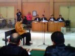 bupati-banyuasin-nonaktif-yan-anton-ferdian-jalani-sidang_20170119_102933.jpg