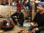 bupati-banyuwangi-abdullah-azwar-anas-dalam-acara-di-desa-wisata_20170515_172804.jpg