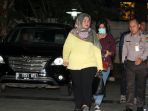 bupati-bekasi-neneng-hassanah-jalani-pemeriksaan-di-kpk_20181016_012120.jpg
