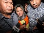 bupati-bekasi-neneng-hassanah-resmi-ditahan-kpk_20181016_203036.jpg
