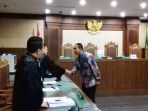 bupati-buton-samsu-umar-abdul-samiun-alias-umar-samiun_20170906_130526.jpg