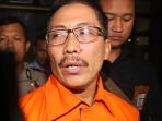 bupati-cirebon-ditahan-kpk_20181026_101840.jpg