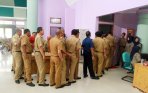 bupati-dan-pns-tangerang-jalani-tes-urine_20150107_140506.jpg