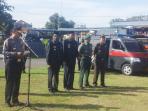 bupati-ende-sematkan-pim-apel-pengamanan-lebara_20160701_142109.jpg