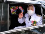 bupati-karawang-cellica-nurrachadiana-usai-jalani-pelantikan_20210228_195147.jpg