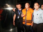bupati-malang-rendra-kresna-ditahan-kpk_20181015_200035.jpg